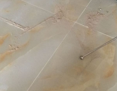 望江瓷砖空鼓维修公司分享粘合剂选择不当在瓷砖铺贴过程中可能导致以下问题